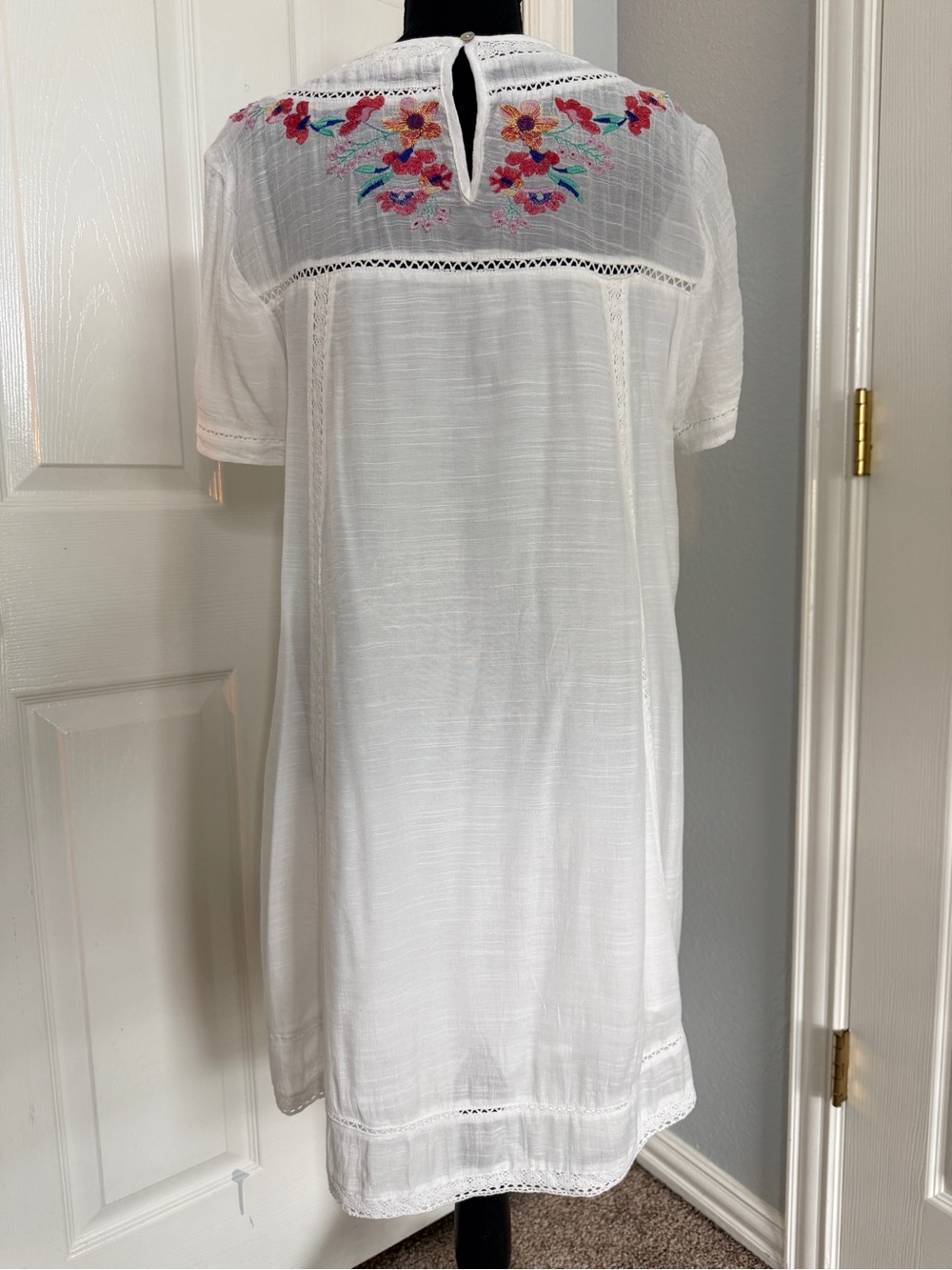 Umgee White Midi Dress with Multicolor Floral Embroidery - Picture 5 of 11